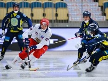 Сборная России с победы стартовала на чемпионате мира по хоккею с мячом