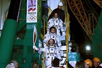 Олимпийский огонь отправился в космос