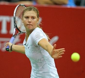 Шарапова и Павлюченкова вышли во второй круг Australian Open