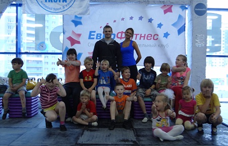 Тренеры детской студии EuroKids провели уроки для детей из неблагополучных семей
