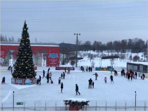 Ледовый каток «Льдинка» Фото 1.