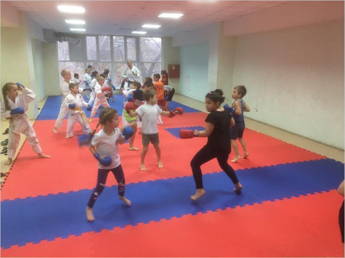 Школа Олимпийского каратэ WKF (ТЦ "Айсберг") Фото 5.