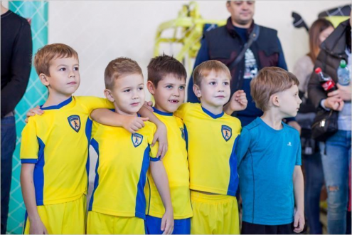 Футбольная школа "Юниор" (б-р Комарова) Фото 3.